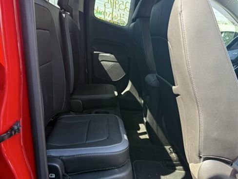 Used 2017 Chevrolet Colorado Z71 AWD/4WD image 31