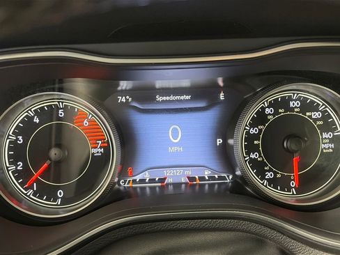 Used 2021 Jeep Cherokee Latitude Lux w/ Comfort/Convenience Group image 15