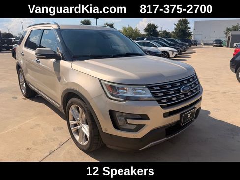 Used 2017 Ford Explorer Limited w/ Equipment Group 301A FWD image 5