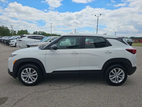 Used 2023 Chevrolet TrailBlazer LS FWD image 4