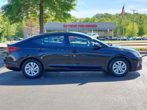 Used 2019 Hyundai Elantra SE w/ Cargo Package FWD image 13