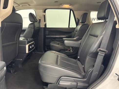 Used 2024 Ford Expedition XLT image 27