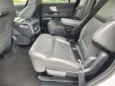 Used 2025 Ford Expedition Active AWD/4WD image 11