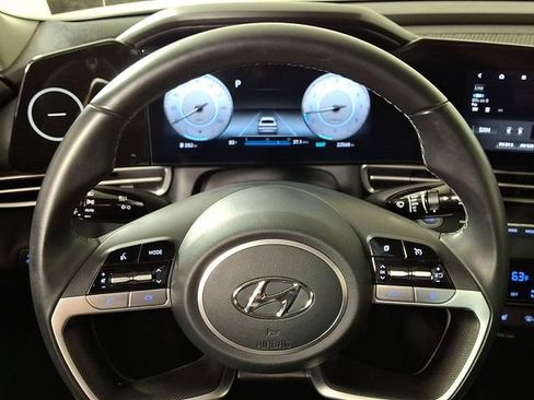 Used 2023 Hyundai Elantra SEL w/ Convenience Package FWD image 19