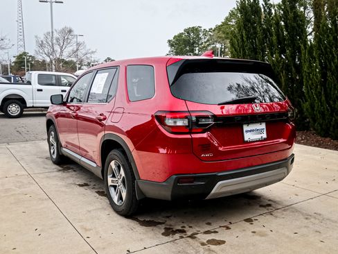 Certified 2025 Honda Pilot EX-L image 8