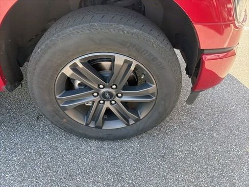 Used 2022 Ford F150 Lariat image 2