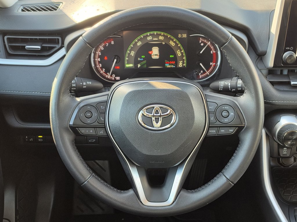 Used 2025 Toyota RAV4 XLE Premium FWD image 15