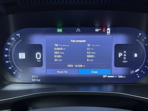 Used 2025 Volvo XC40 B5 Core AWD/4WD image 25