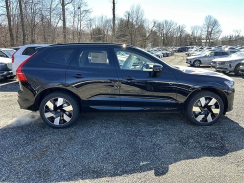 New 2025 Volvo XC60 T8 Plus w/ Climate Package image 9