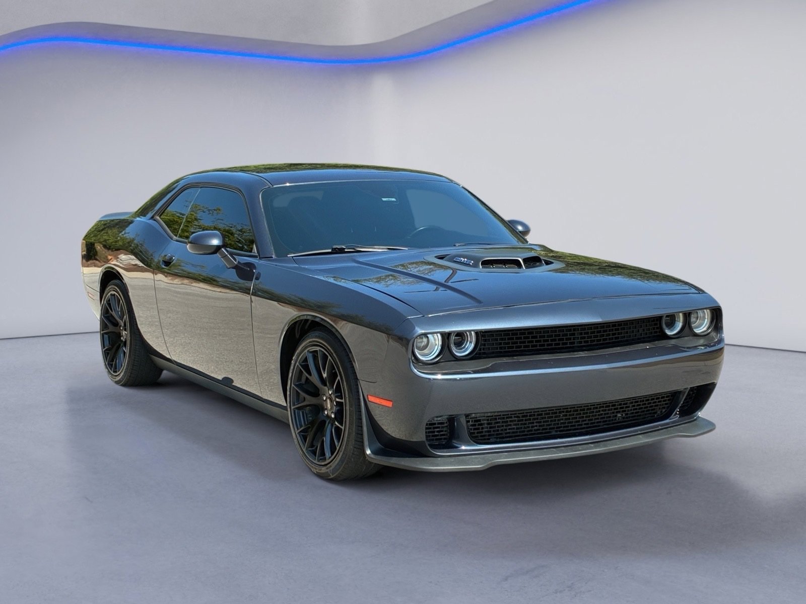 Used 2018 Dodge Challenger R/T RWD image 5
