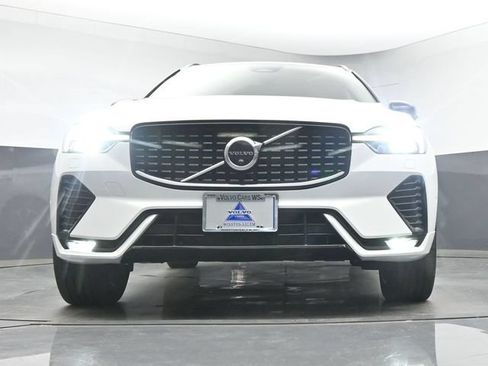 Used 2023 Volvo XC60 B5 Plus w/ Climate Package AWD/4WD image 12
