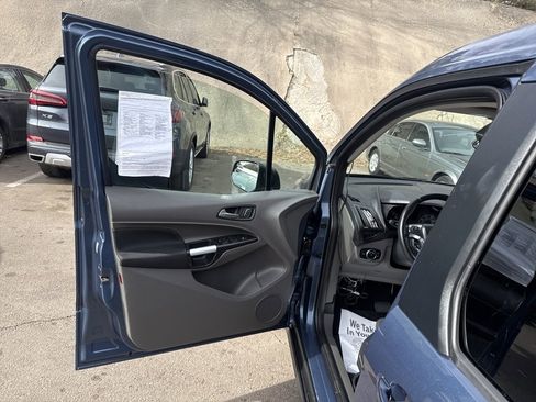 Certified 2022 Ford Transit Connect XLT image 10