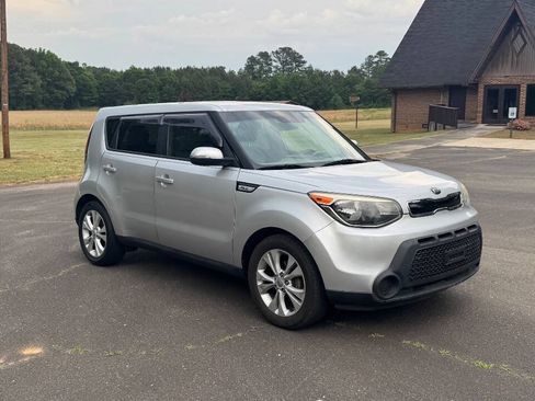 Used 2014 Kia Soul + w/ Audio Package FWD image 2