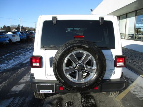 Used 2021 Jeep Wrangler Unlimited Sahara image 4