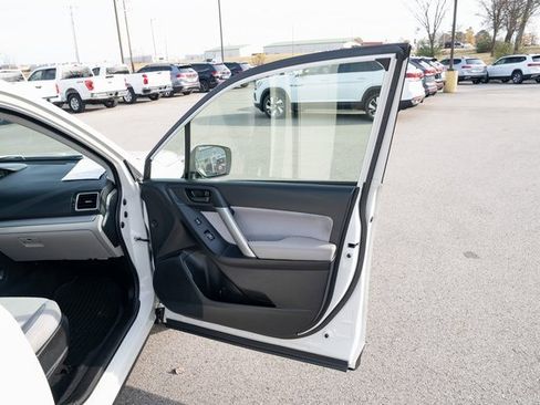 Used 2018 Subaru Forester 2.5i Premium image 14