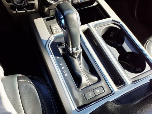 Certified 2020 Ford F150 Lariat w/ Equipment Group 502A Luxury image 28