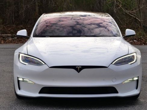 Used 2021 Tesla Model S Plaid image 5