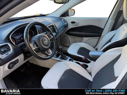 Used 2018 Jeep Compass Latitude w/ Popular Equipment Group image 10