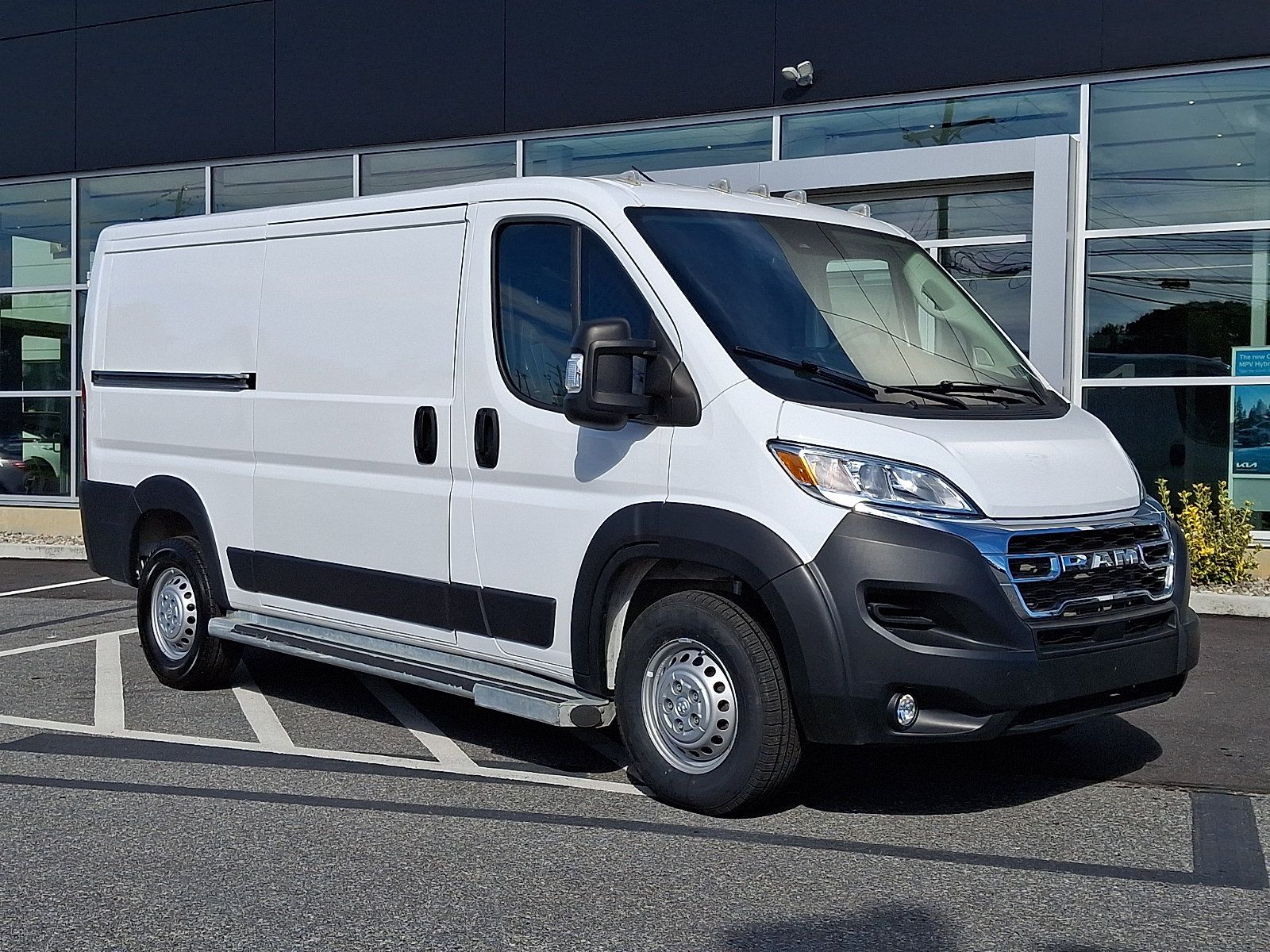 Used 2025 RAM ProMaster 2500 w/ U-Haul Equipment Group FWD image 1