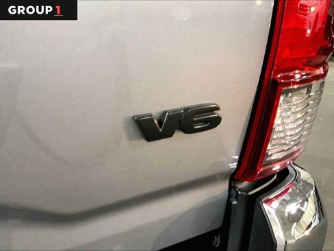 Used 2019 Toyota Tacoma SR5 image 9