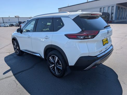 Used 2023 Nissan Rogue SL AWD/4WD image 6