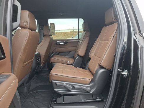 New 2026 Chevrolet Suburban High Country AWD/4WD image 5
