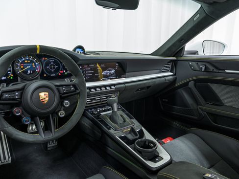 Certified 2025 Porsche 911 GT3 RS image 22