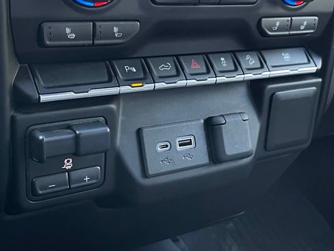 Used 2020 Chevrolet Silverado 2500 LT w/ Texas Edition AWD/4WD image 19