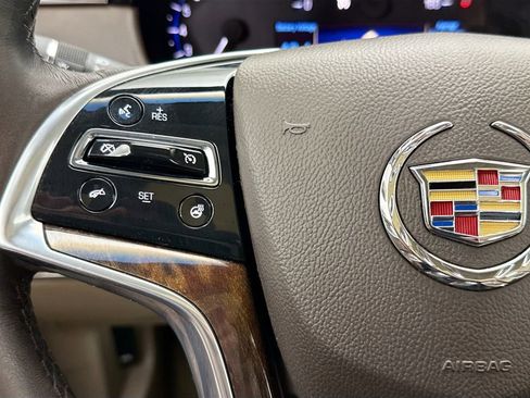 Used 2013 Cadillac XTS Luxury image 11