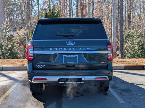 Used 2022 Ford Expedition Platinum image 4