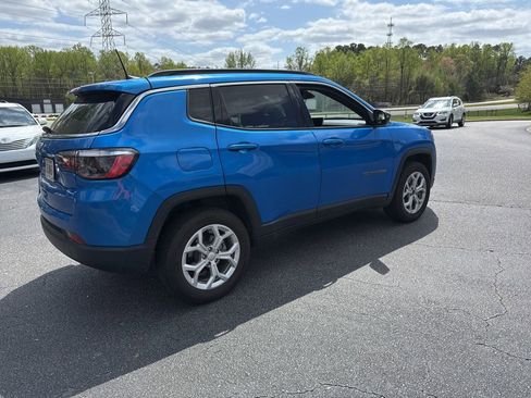 Used 2024 Jeep Compass Latitude image 5