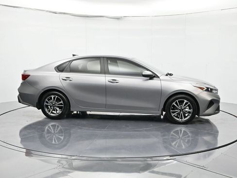 Used 2023 Kia Forte LXS image 4