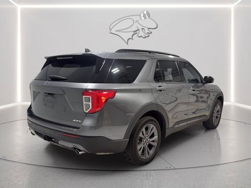 Used 2023 Ford Explorer XLT w/ Equipment Group 202A AWD/4WD image 6