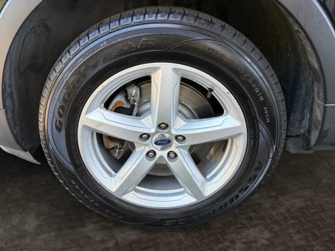 Used 2017 Ford Explorer XLT AWD/4WD image 36