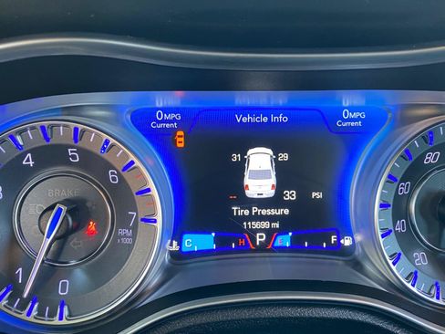 Used 2019 Chrysler 300 Limited AWD/4WD image 67