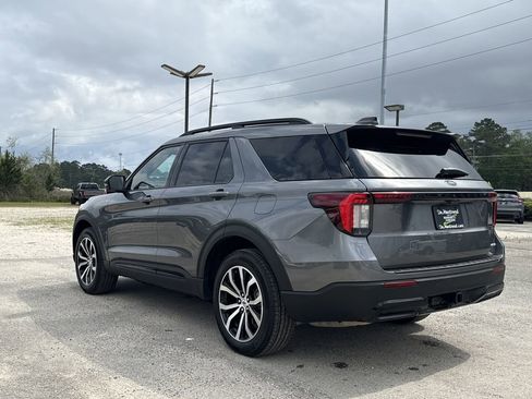 Used 2025 Ford Explorer ST-Line image 7