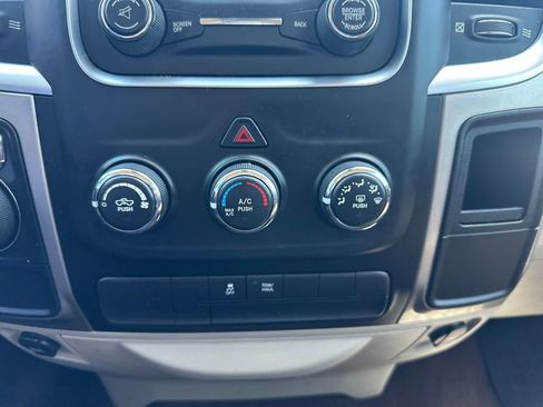 Used 2017 RAM 1500 Classic SLT RWD image 4