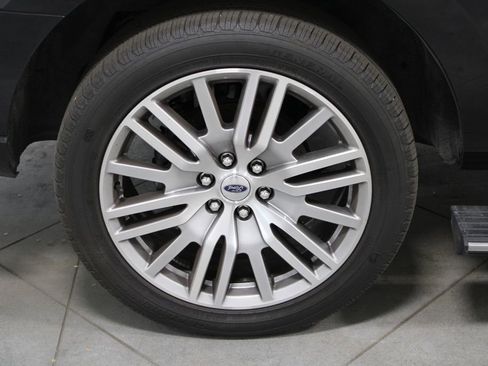 Used 2023 Ford Expedition Platinum image 13