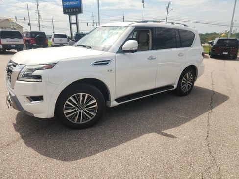 Used 2021 Nissan Armada SL AWD/4WD image 1