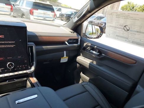 New 2026 GMC Yukon XL Denali w/ Denali Reserve Package RWD image 15