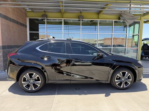 Used 2024 Lexus UX 250h FWD w/ Premium Package image 9