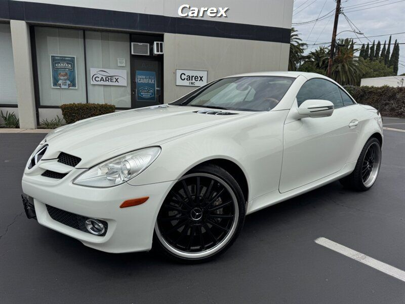 Used 2010 Mercedes-Benz SLK 350 image 2