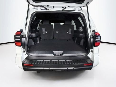 New 2026 Toyota 4Runner SR5 AWD/4WD image 25