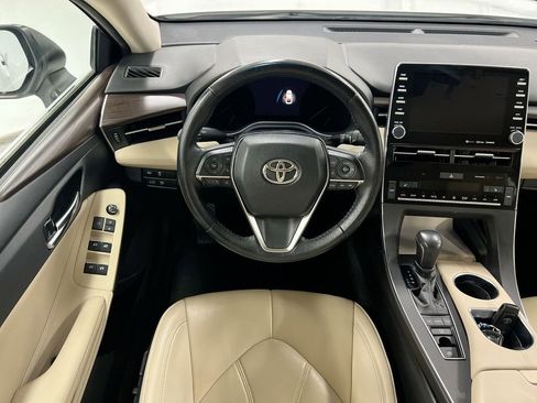 Used 2020 Toyota Avalon XLE w/ Carpet Mat Package image 11