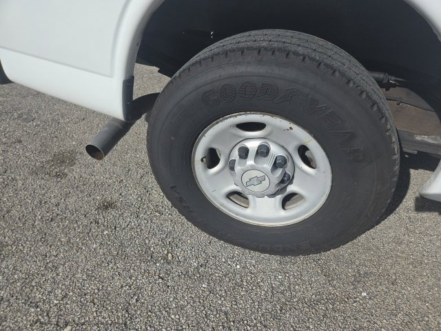 Used 2014 Chevrolet Express 2500 LS RWD image 9