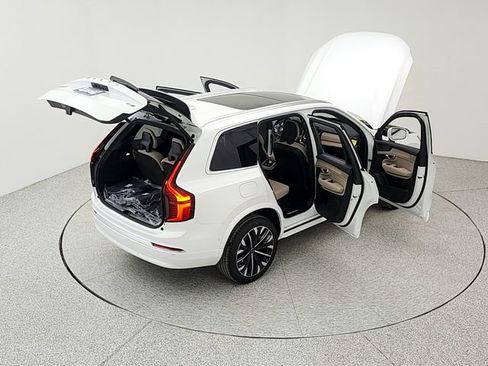 New 2026 Volvo XC90 B5 Plus w/ Protection Package image 40
