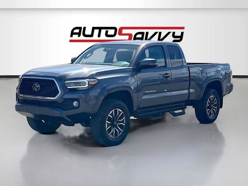 Used 2022 Toyota Tacoma TRD Sport w/ TRD Premium Sport Package RWD image 3