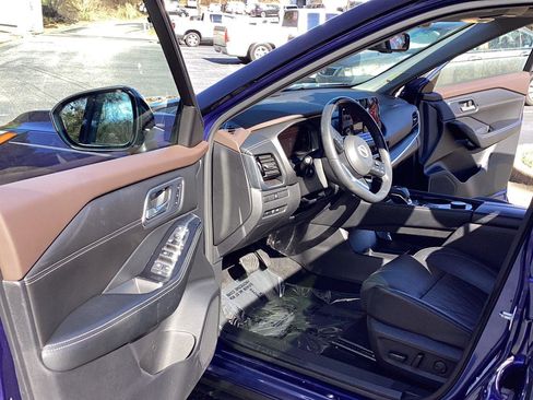 Used 2023 Nissan Rogue Platinum AWD/4WD image 13