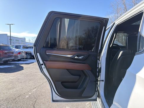 Used 2023 GMC Yukon Denali Ultimate image 31