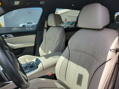 Used 2021 BMW X7 M50i AWD/4WD image 25
